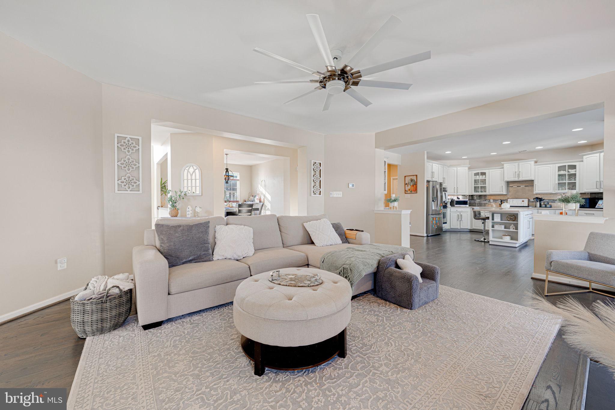 BROAD RUN OAKS - Residential