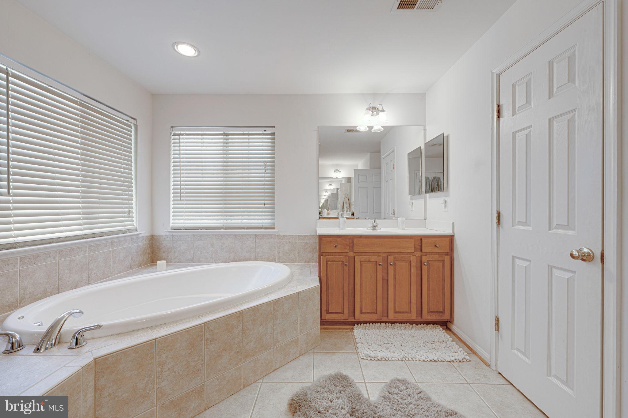 BROAD RUN OAKS - Residential