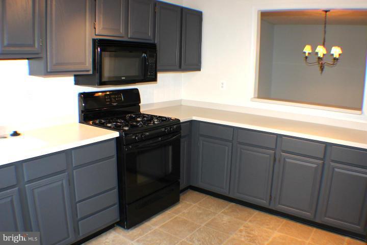 THE OAKTON - Residential Lease