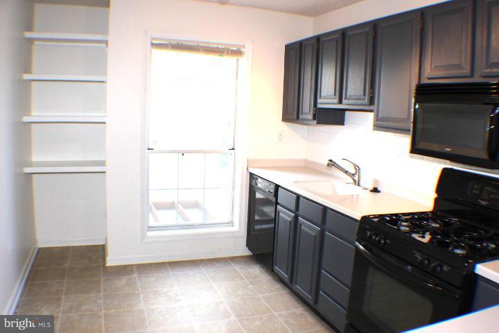 THE OAKTON - Residential Lease