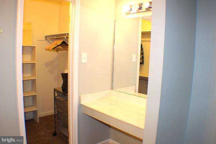 THE OAKTON - Residential Lease