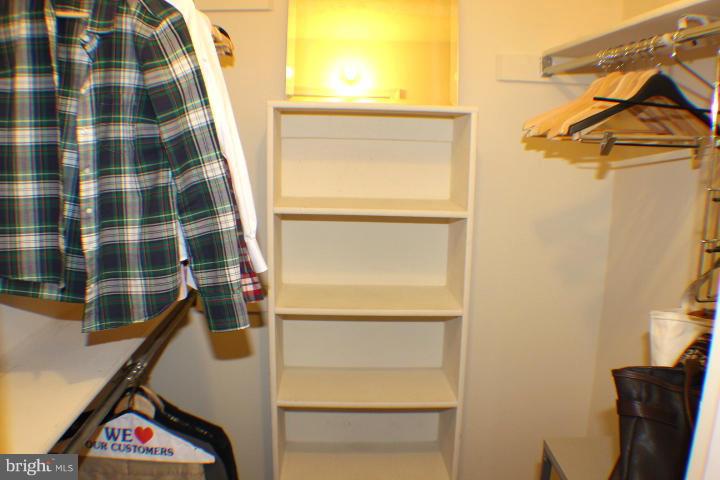 THE OAKTON - Residential Lease