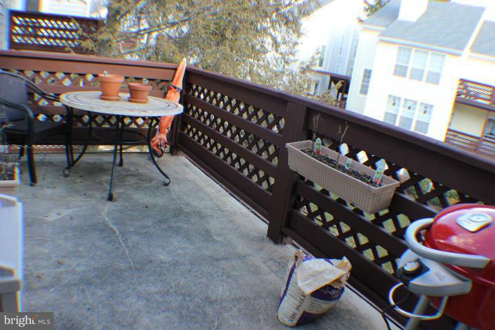 THE OAKTON - Residential Lease