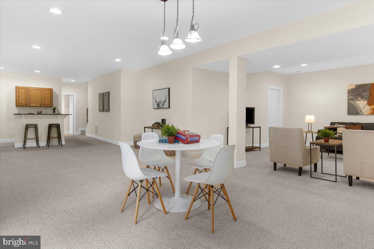 COMPASS POINTE - Residential