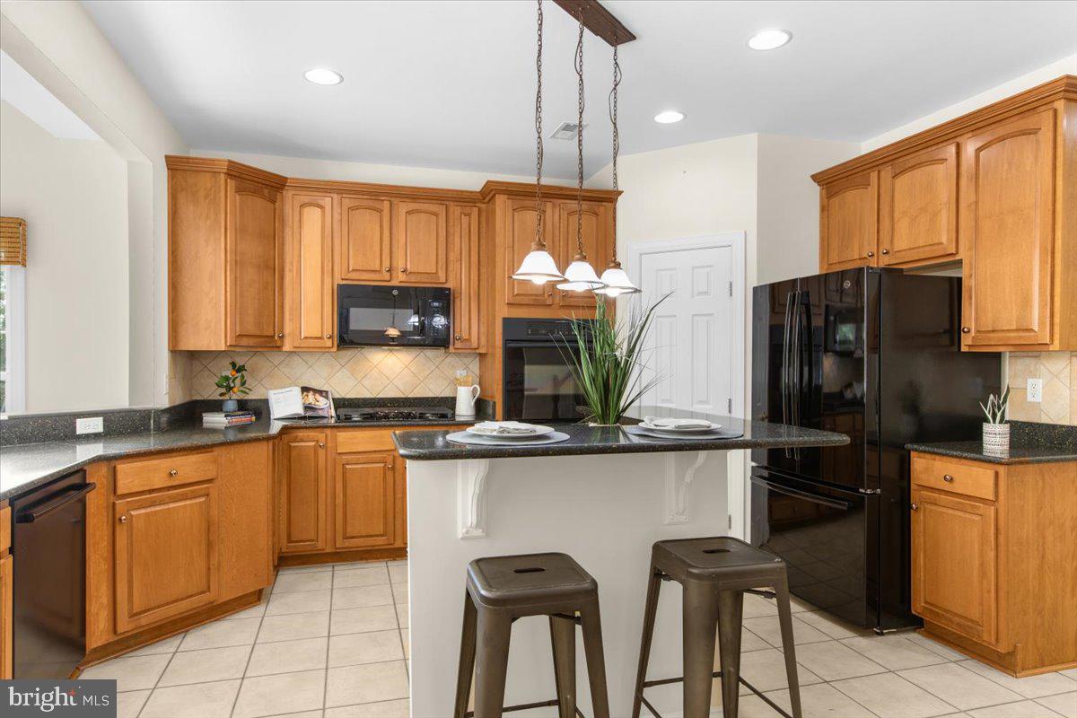 COMPASS POINTE - Residential