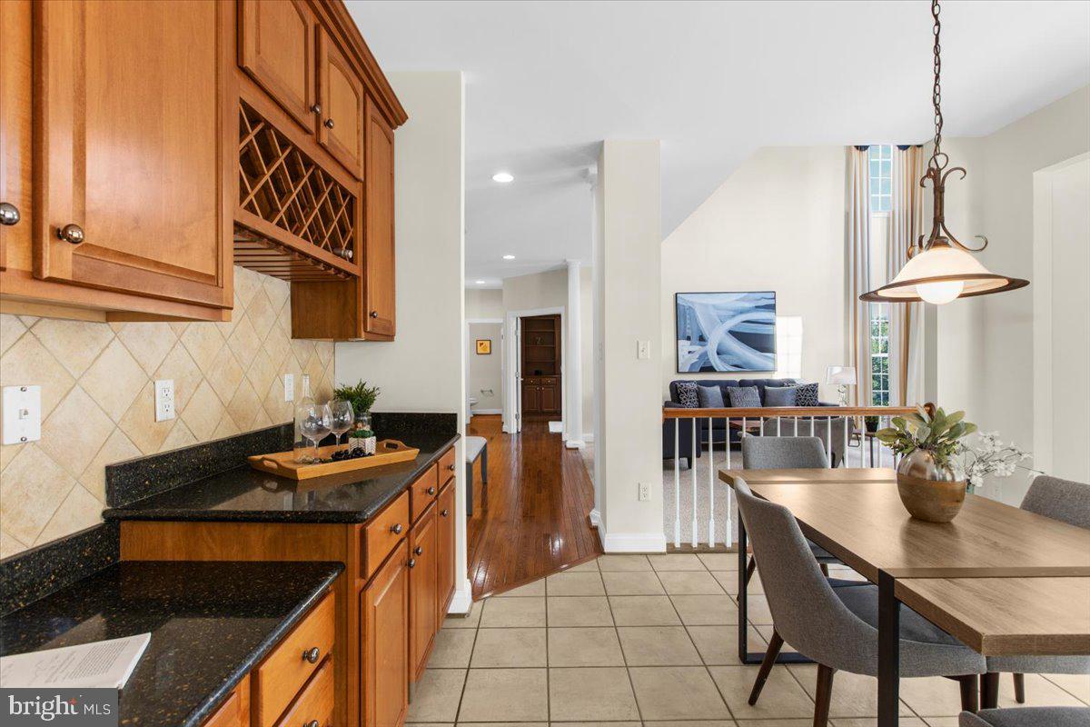 COMPASS POINTE - Residential