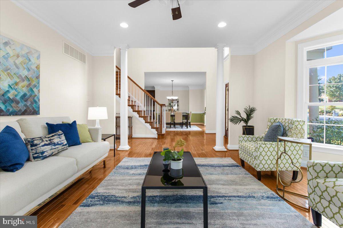 COMPASS POINTE - Residential