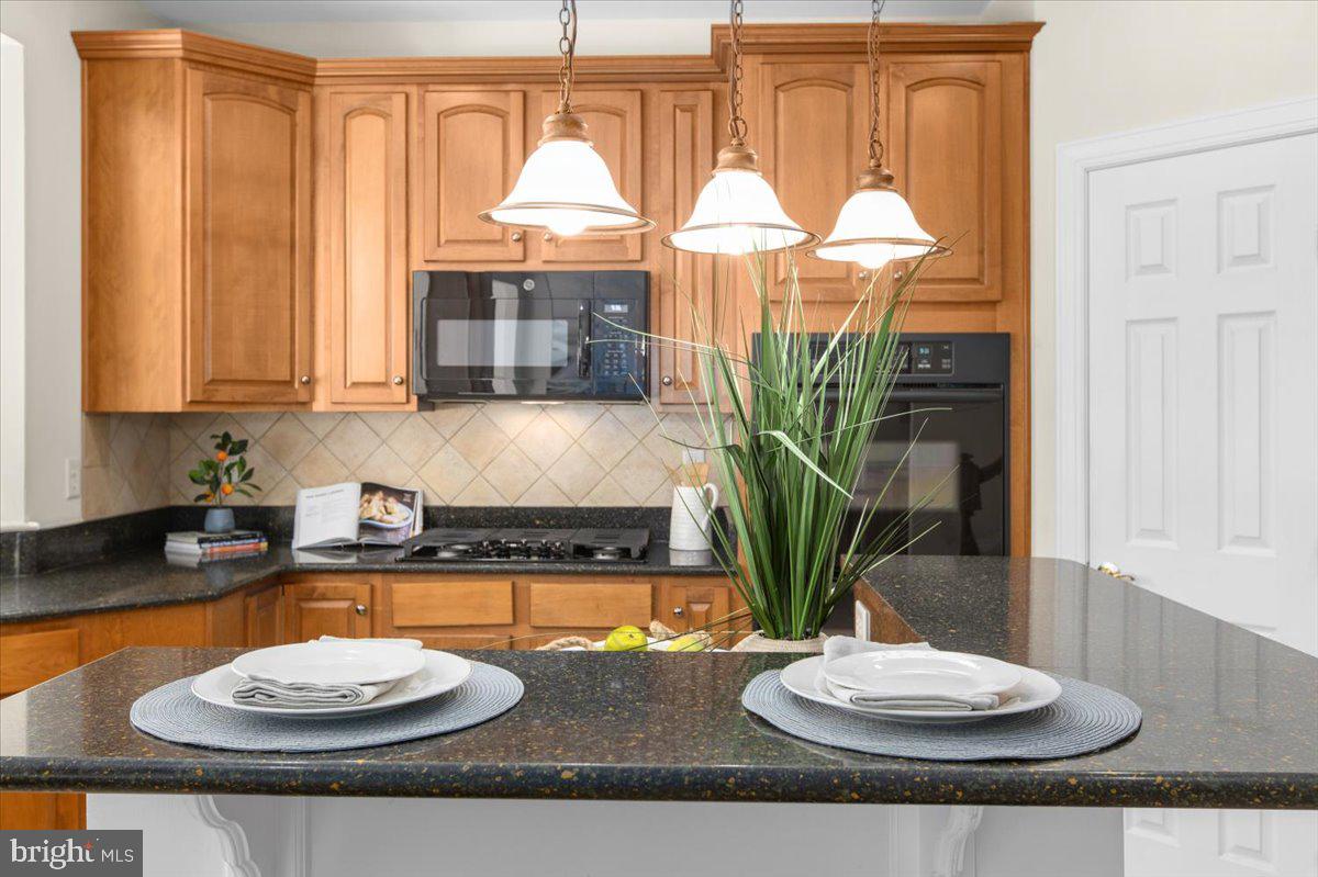 COMPASS POINTE - Residential