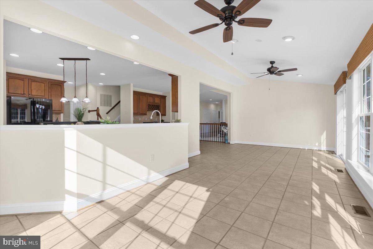 COMPASS POINTE - Residential