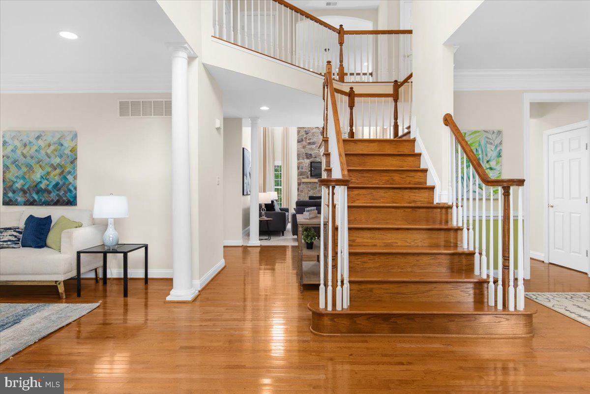 COMPASS POINTE - Residential