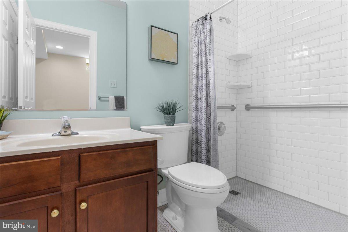 COMPASS POINTE - Residential