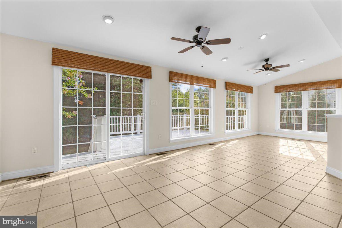 COMPASS POINTE - Residential