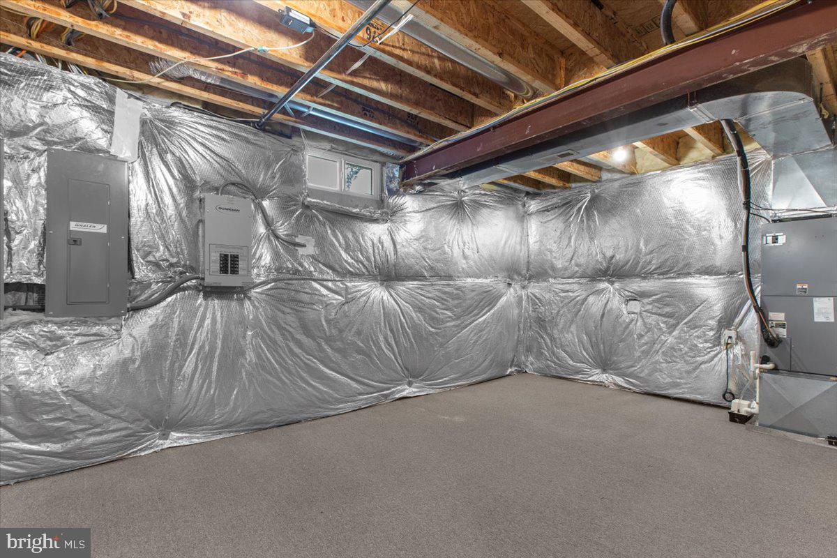 COMPASS POINTE - Residential