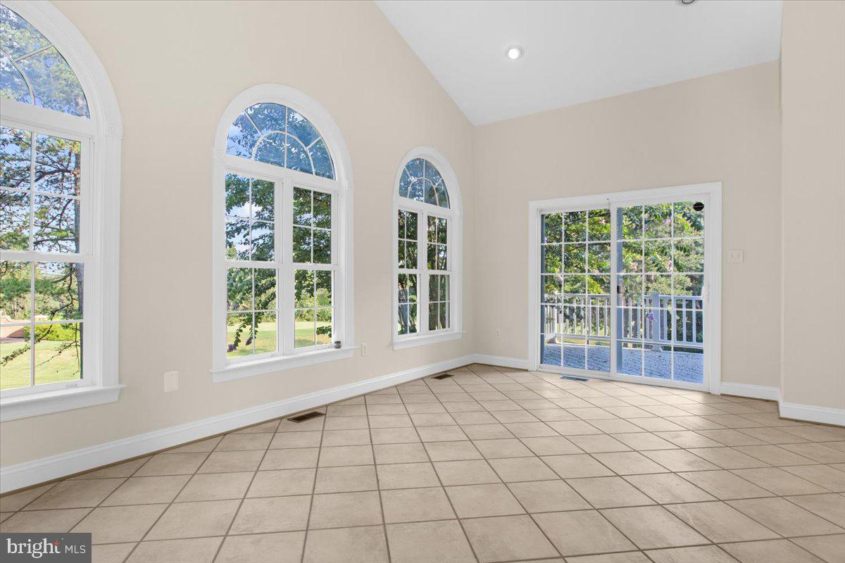 COMPASS POINTE - Residential