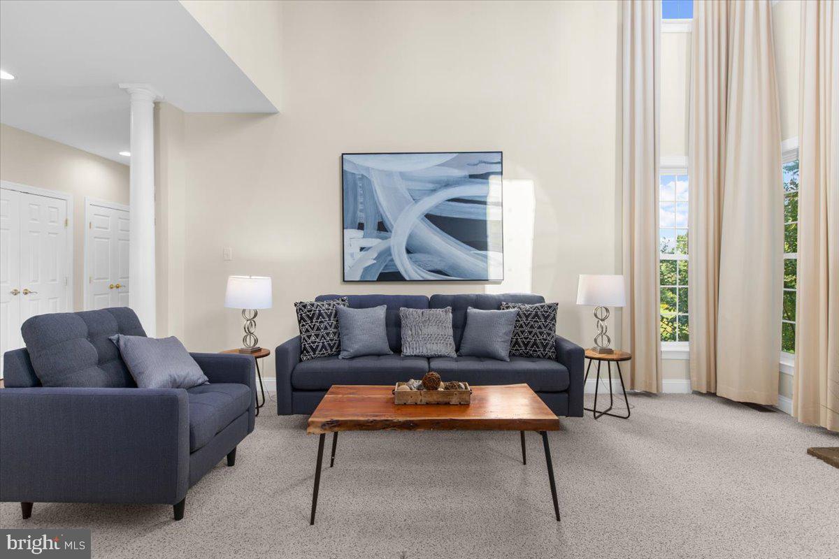 COMPASS POINTE - Residential