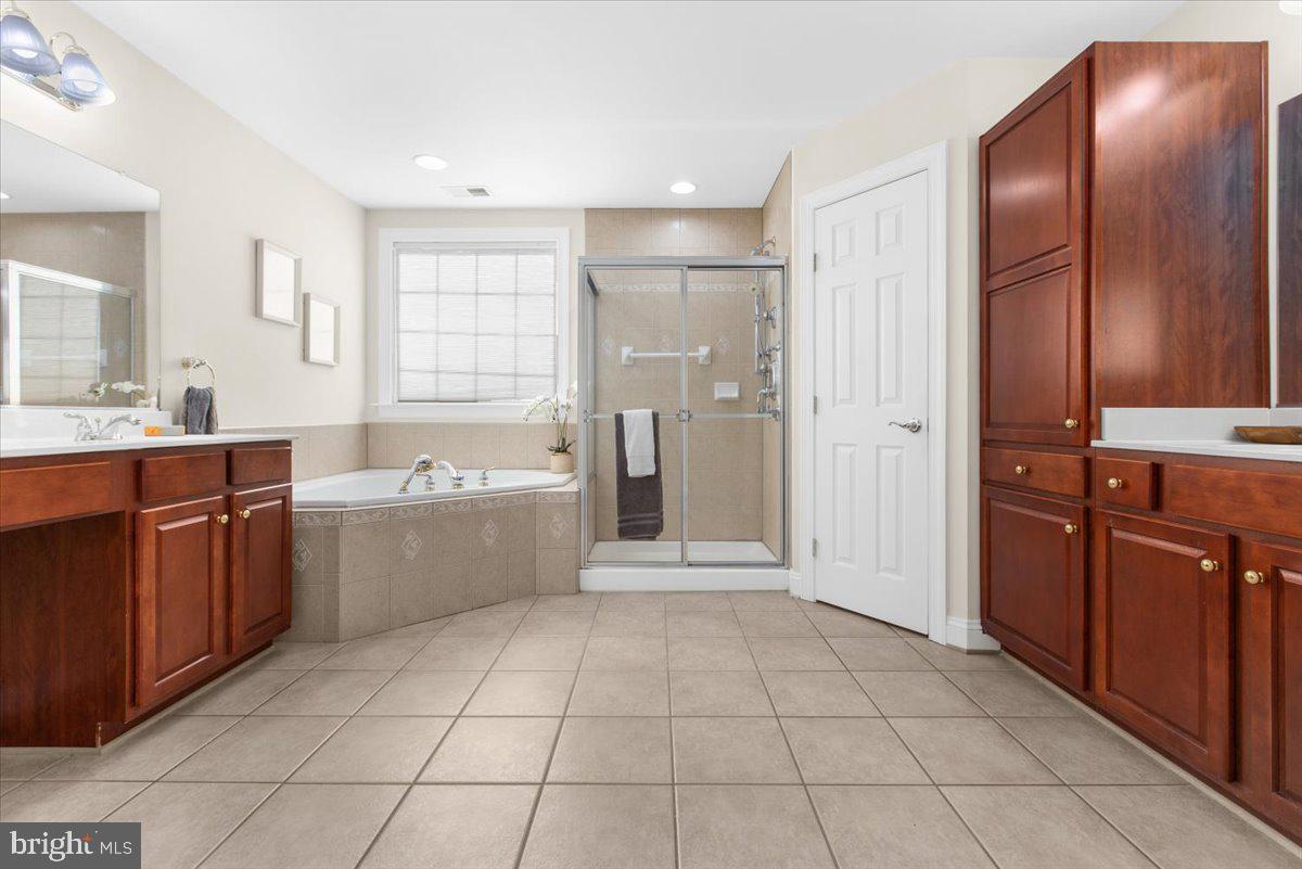 COMPASS POINTE - Residential