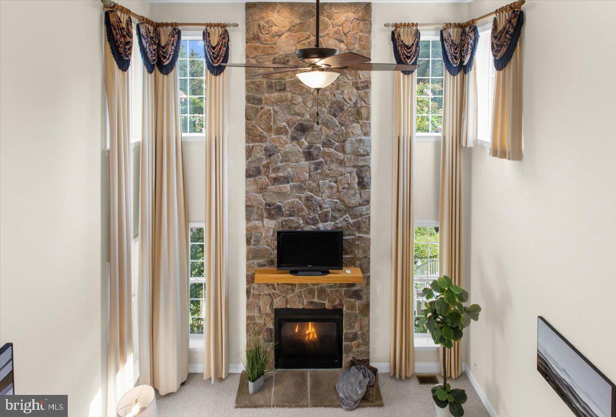 COMPASS POINTE - Residential