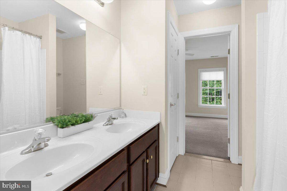 COMPASS POINTE - Residential