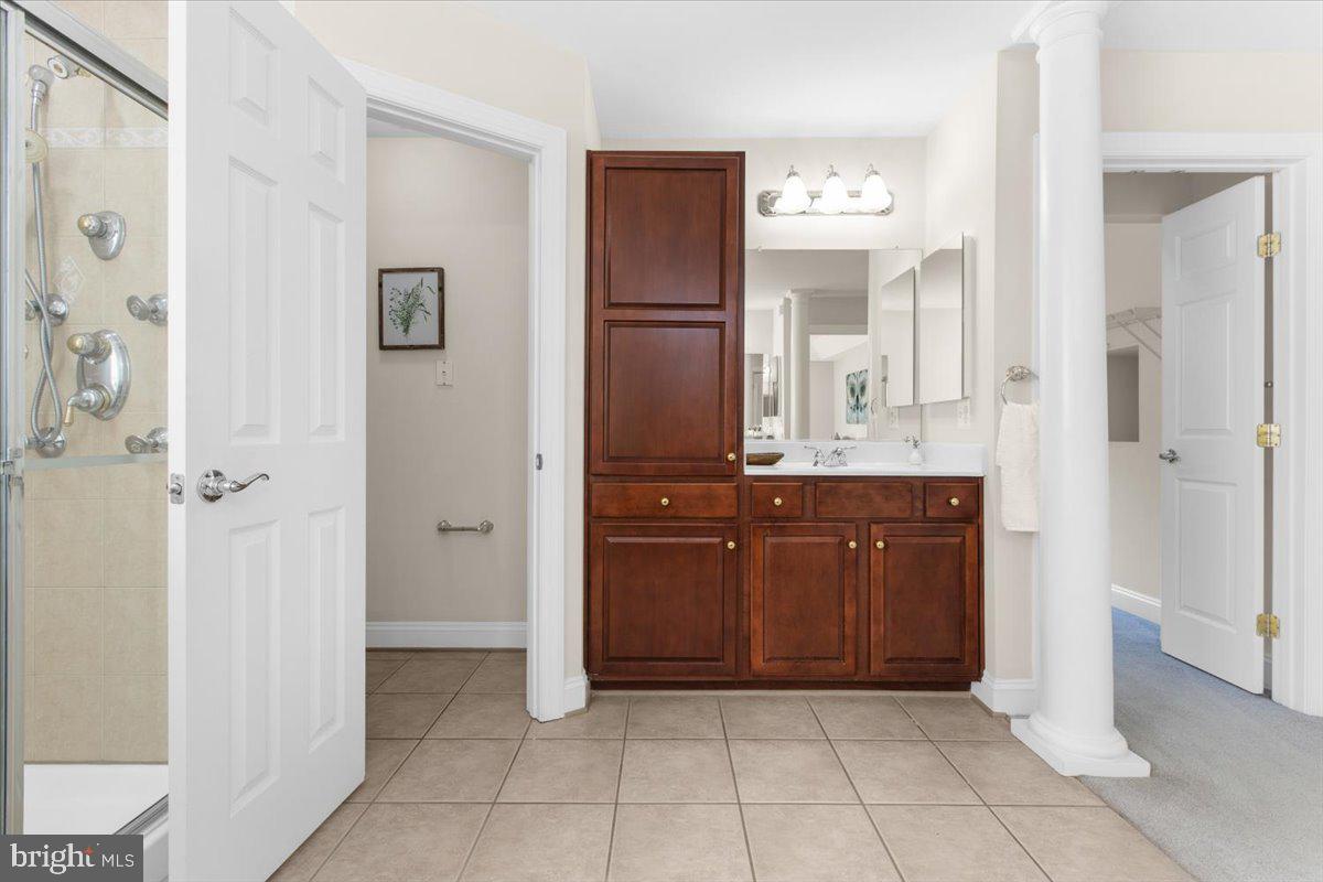 COMPASS POINTE - Residential