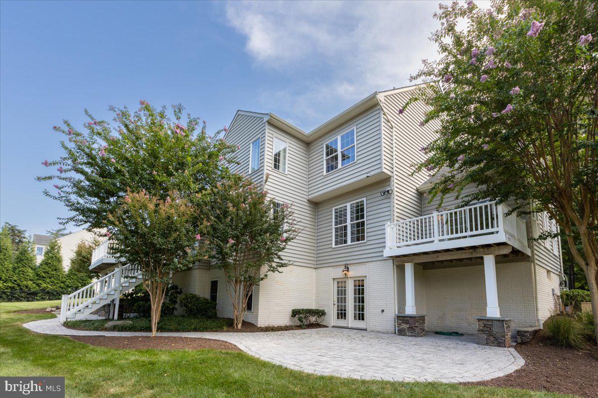 COMPASS POINTE - Residential