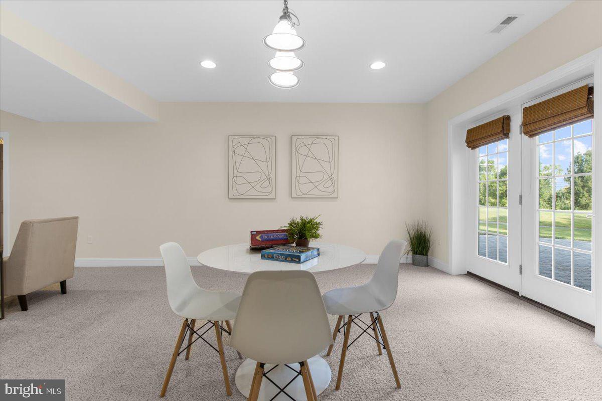 COMPASS POINTE - Residential