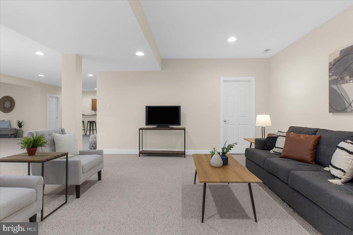 COMPASS POINTE - Residential