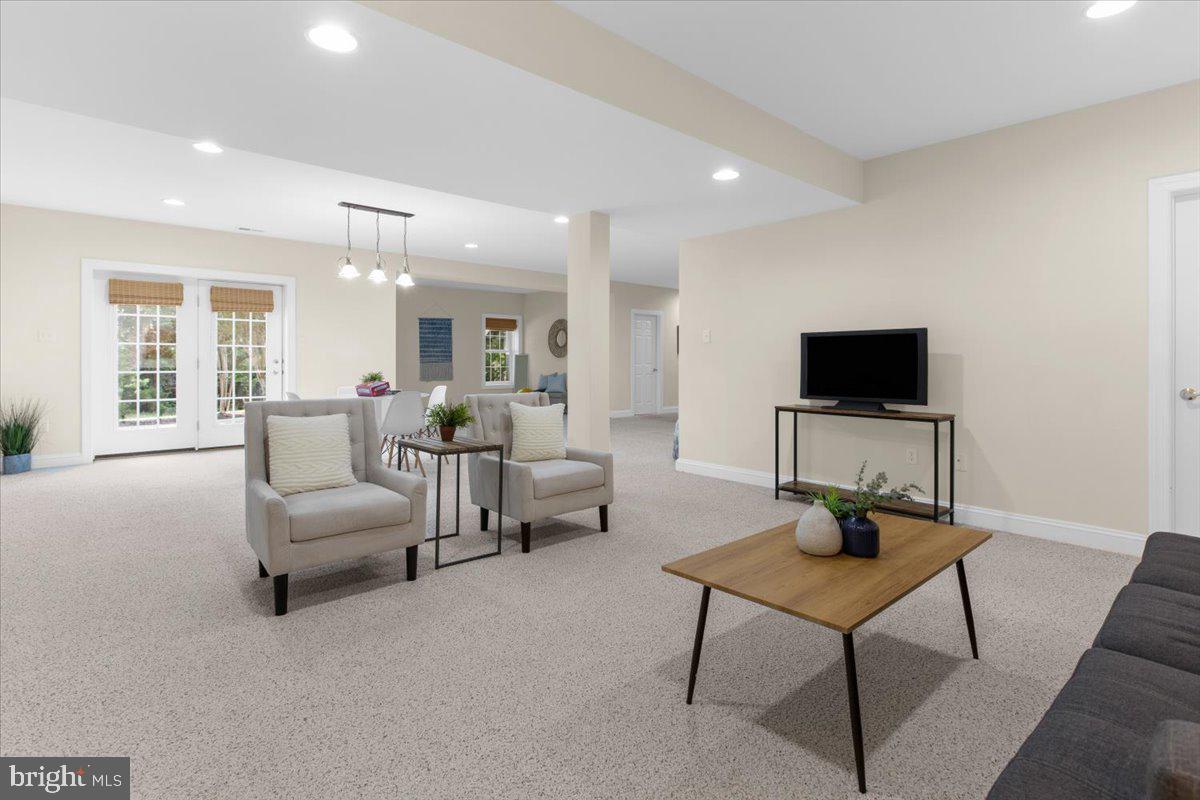 COMPASS POINTE - Residential