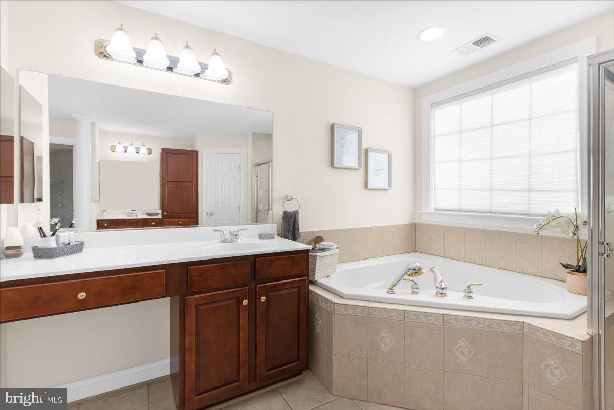 COMPASS POINTE - Residential