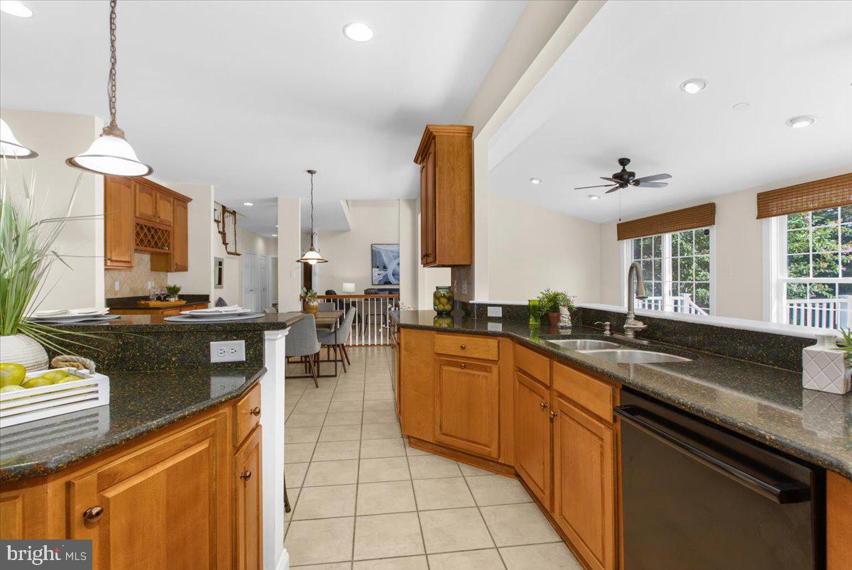 COMPASS POINTE - Residential