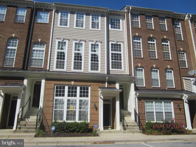 BACK ON THE MARKET FRESHLY PAINTED AND NEW CARPET SHOWS WELL MOVE IN CONDITION PROPERTY IS SUBJECT TO FREDDIE MAC FIRST LOOK INITIATIVE THAT EXPIRES ON 12/17/2016