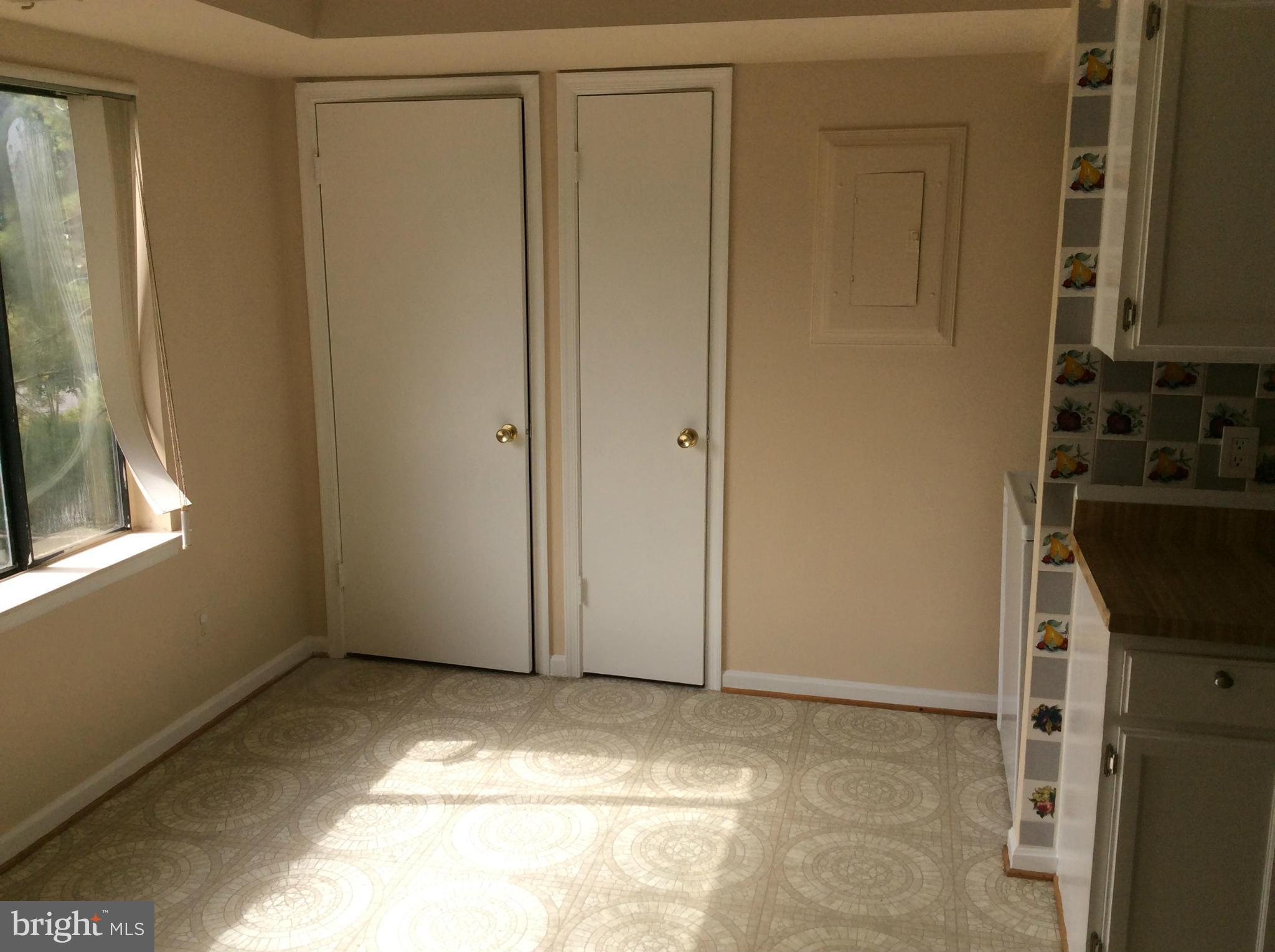 VISTAS OF VIENNA CONDOMINIUMS - Residential