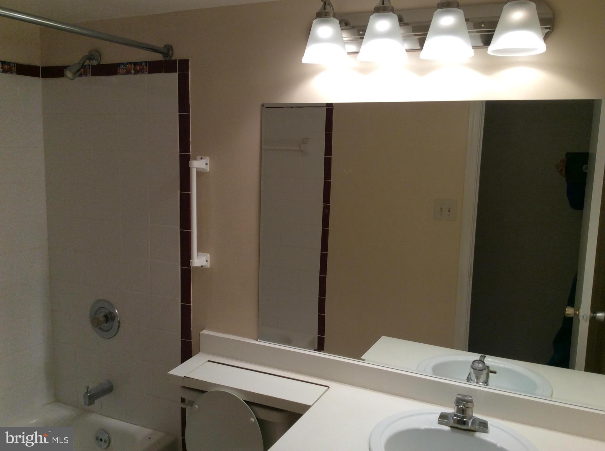 VISTAS OF VIENNA CONDOMINIUMS - Residential