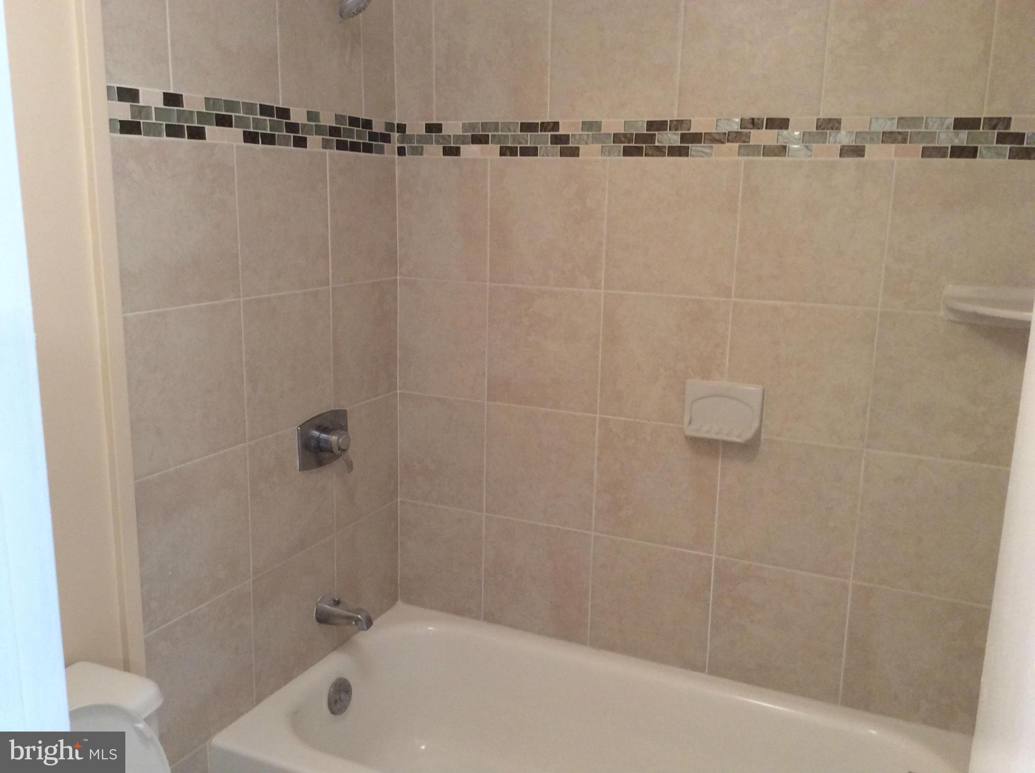 VISTAS OF VIENNA CONDOMINIUMS - Residential