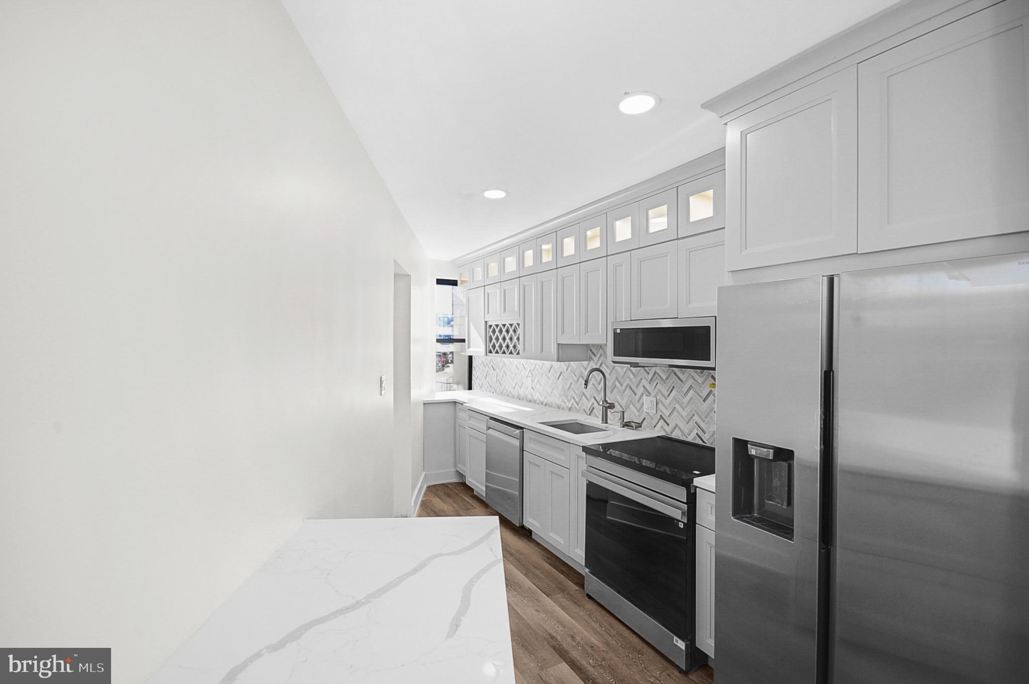 POINT BREEZE - Residential