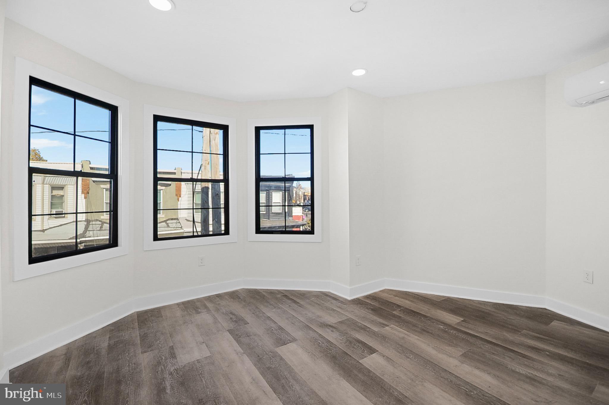 POINT BREEZE - Residential