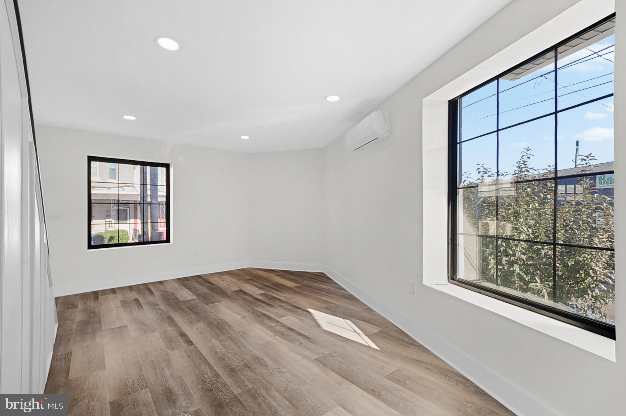 POINT BREEZE - Residential