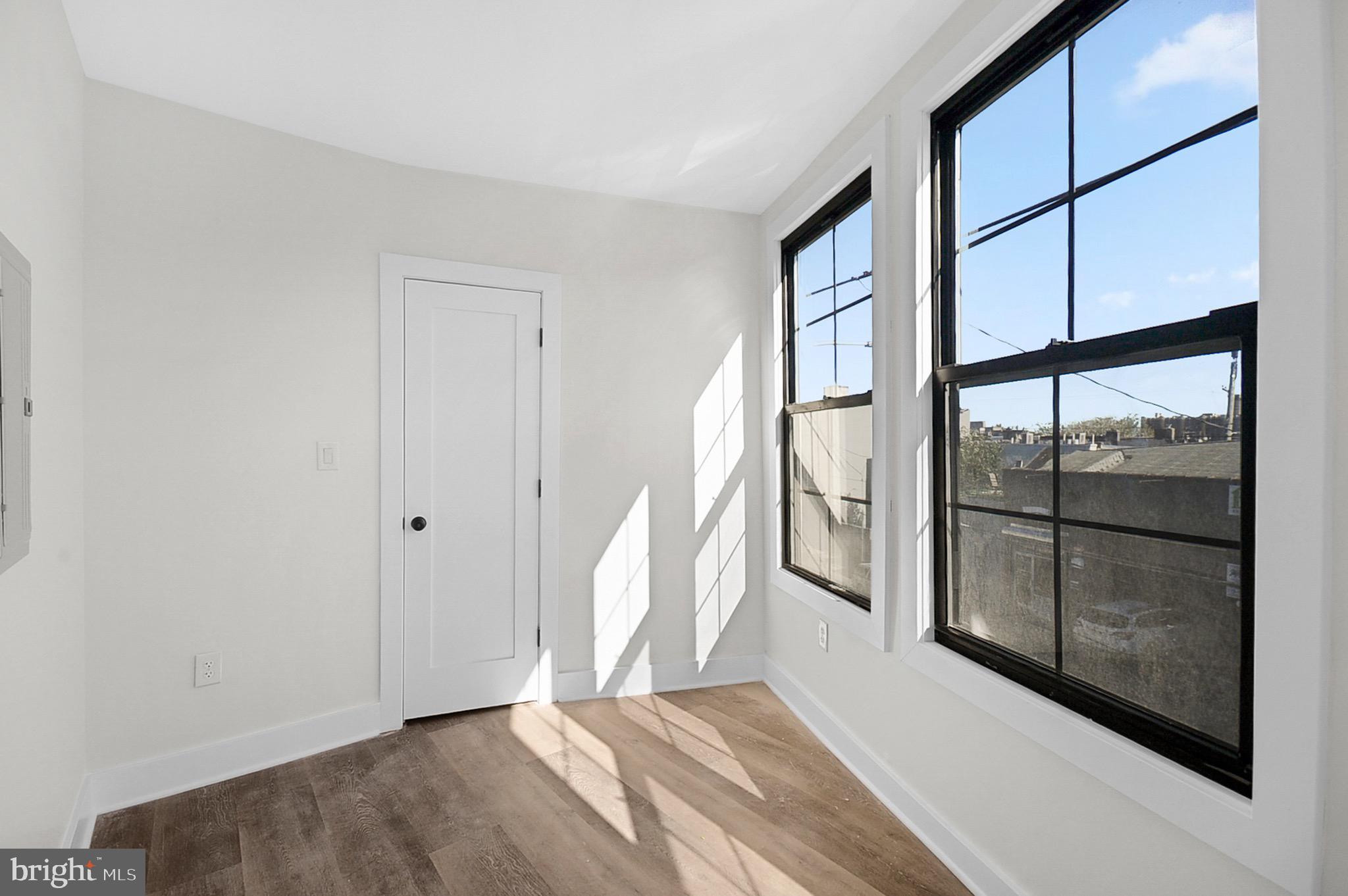 POINT BREEZE - Residential