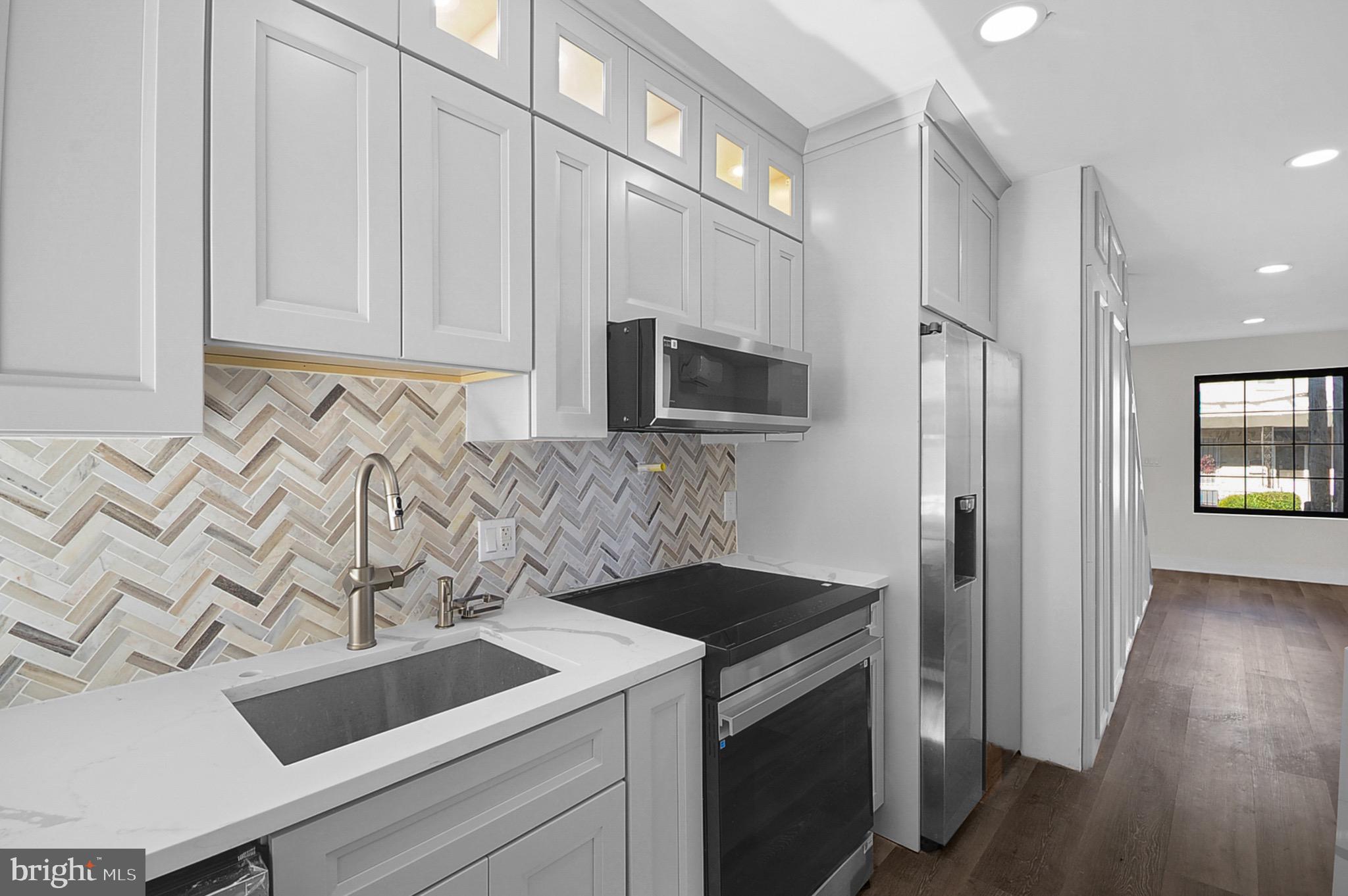 POINT BREEZE - Residential