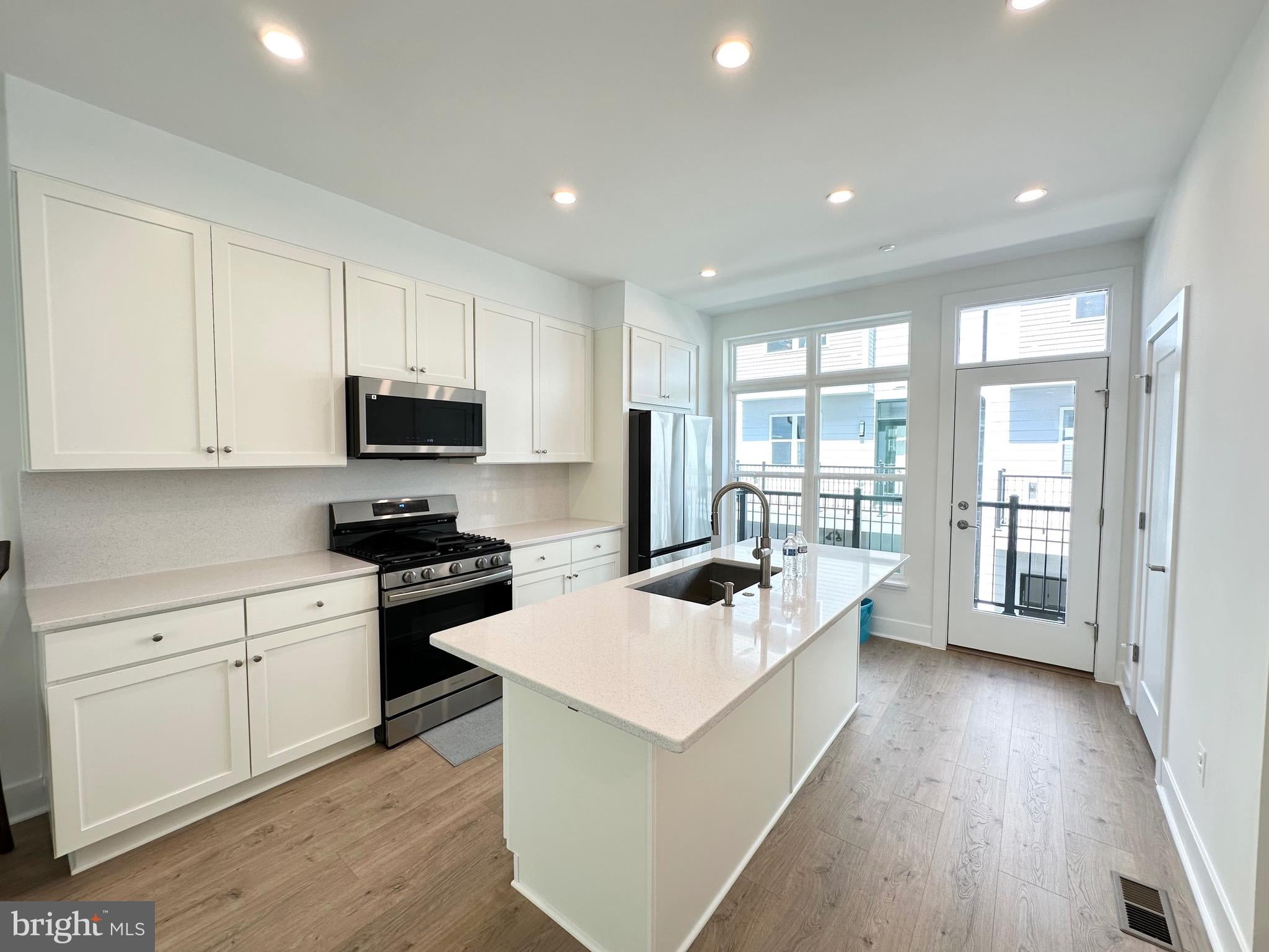 2081 TYSONS RIDGELINE ROAD