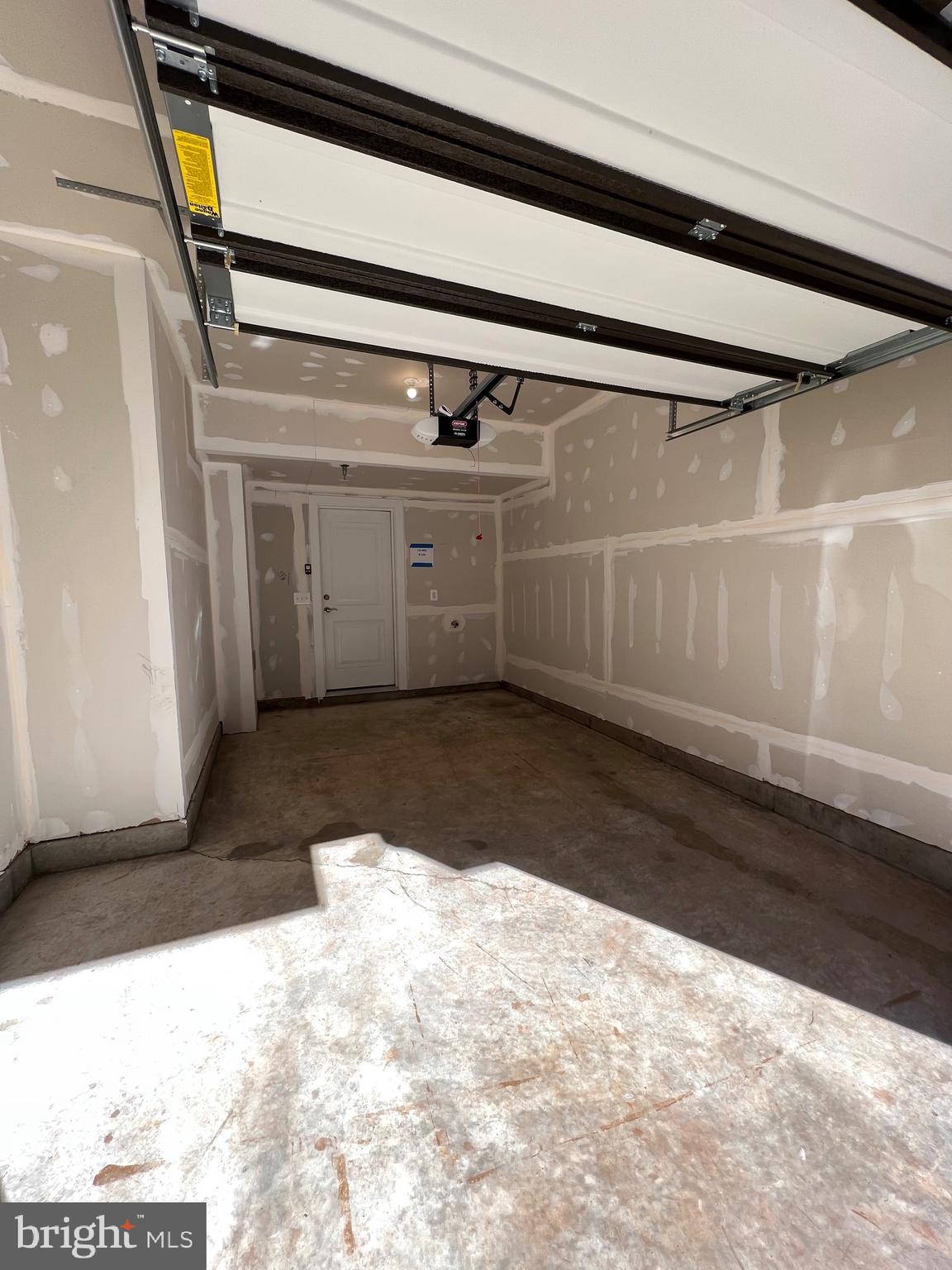 ASHBROOK PLACE - Residential Lease