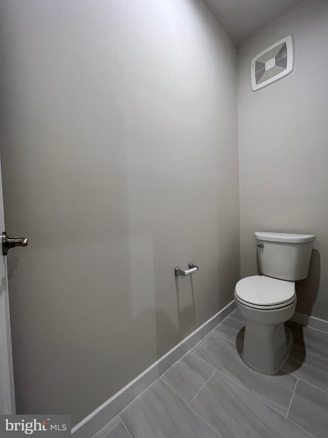 ASHBROOK PLACE - Residential Lease