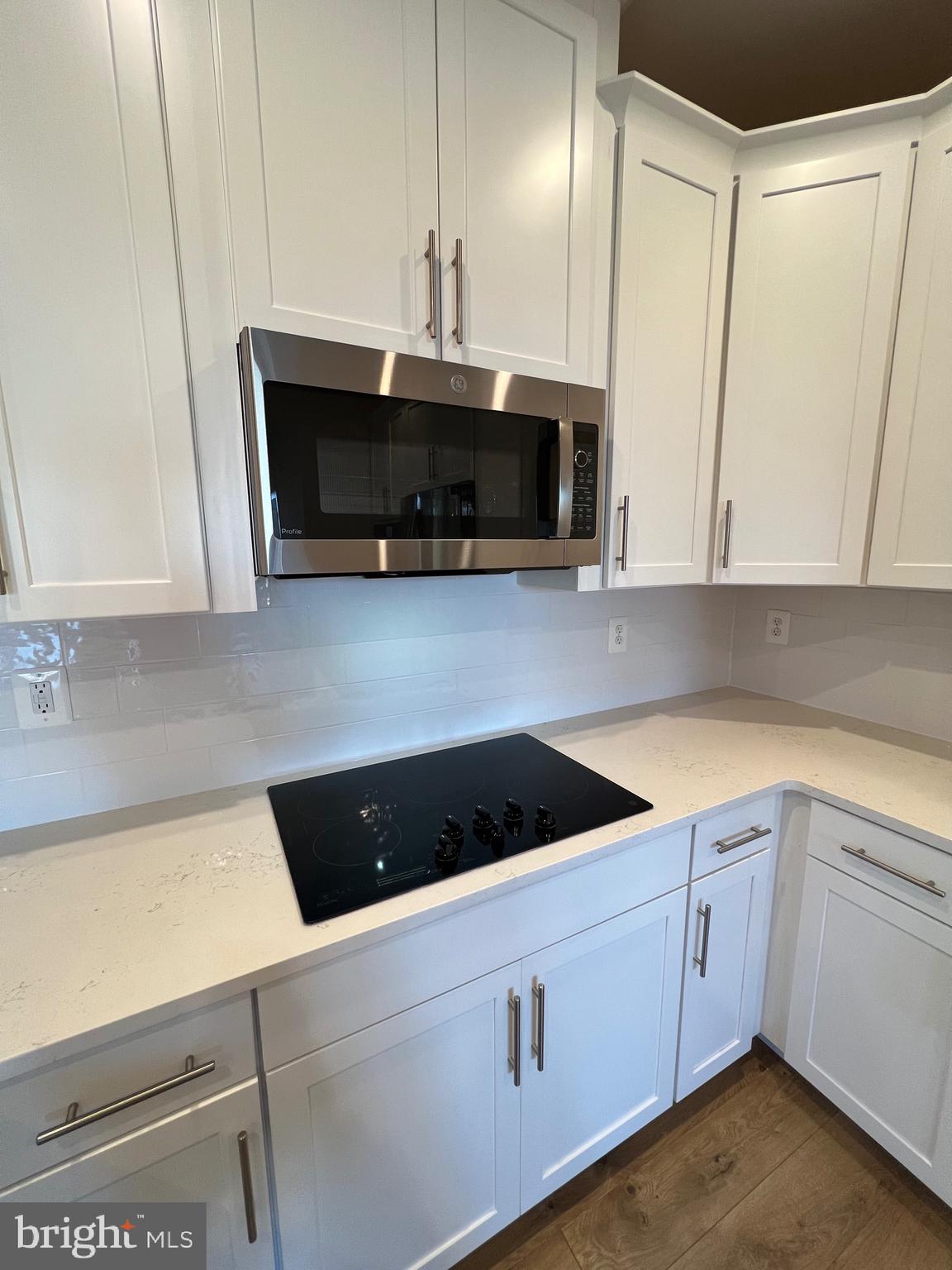 ASHBROOK PLACE - Residential Lease