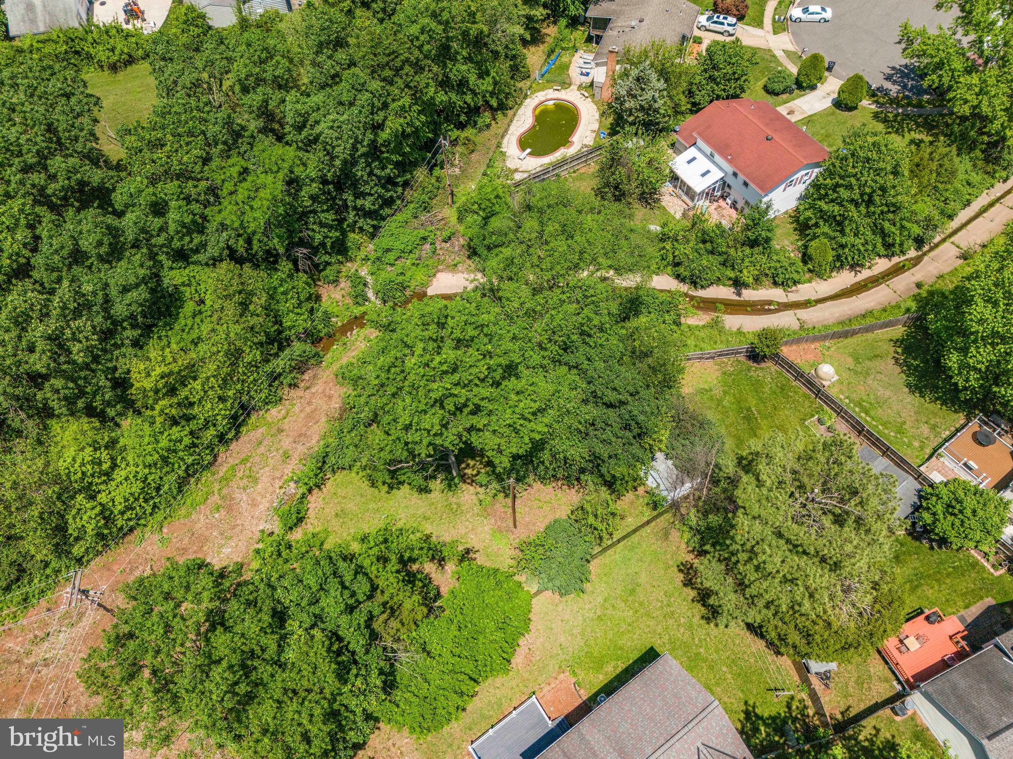 8008 DEWARD COURT