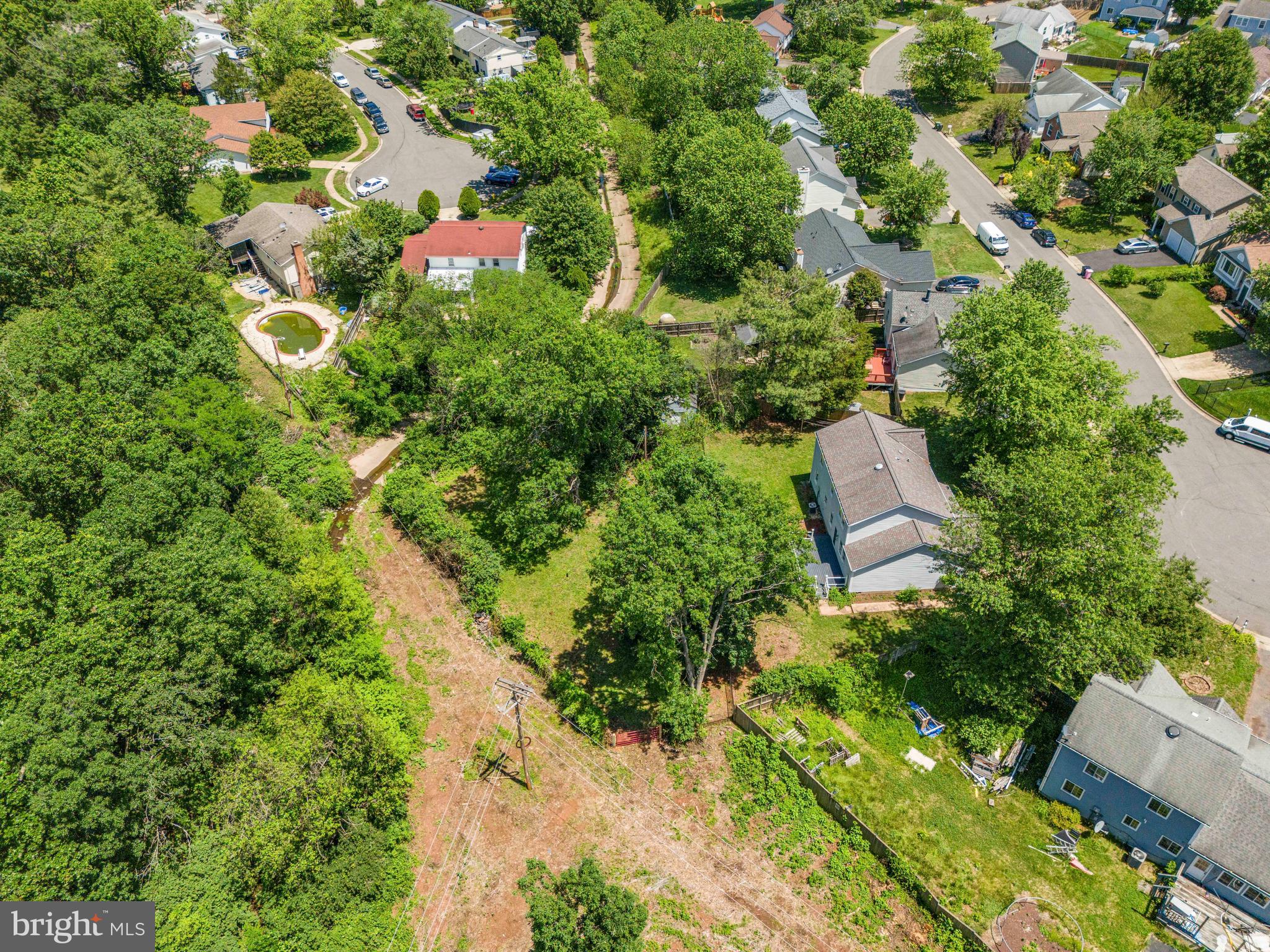 8008 DEWARD COURT