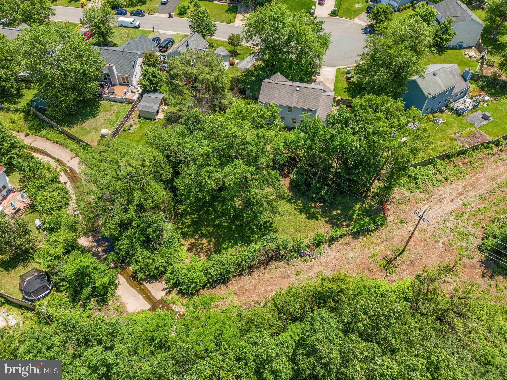 8008 DEWARD COURT
