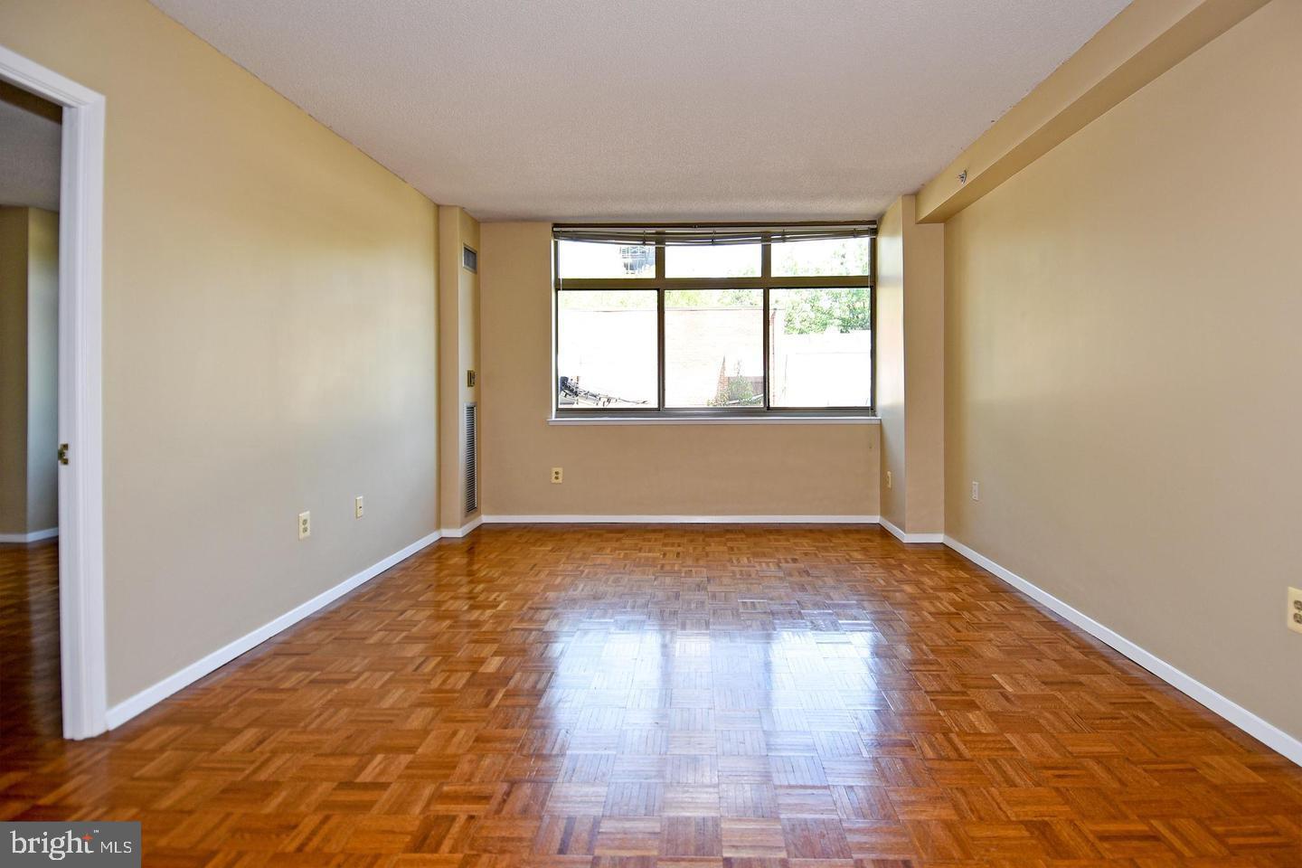 CRESCENT PLAZA - Residential