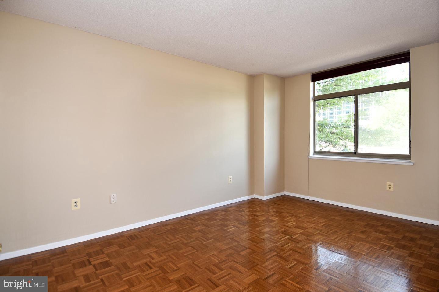 CRESCENT PLAZA - Residential