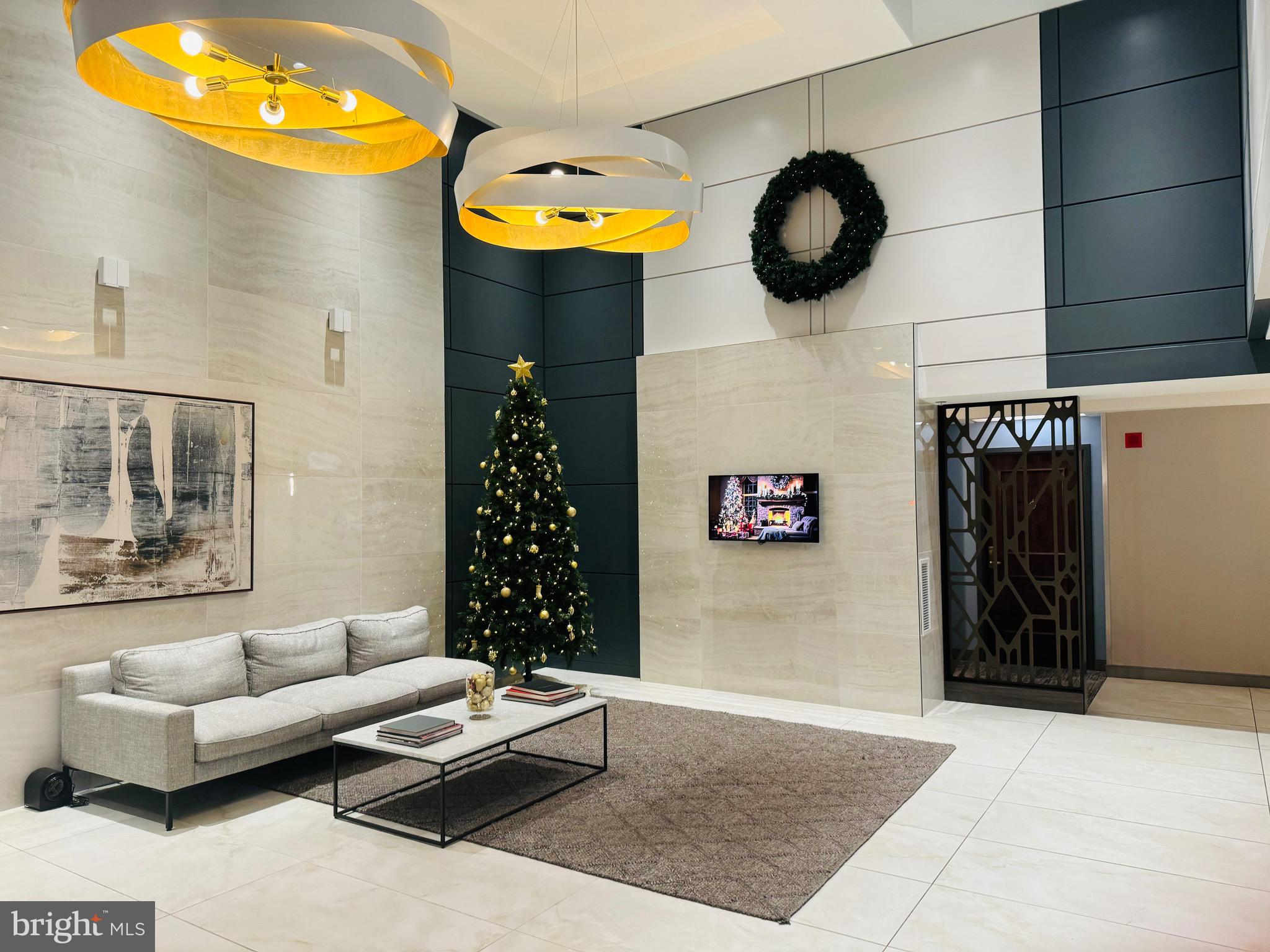 CRESCENT PLAZA - Residential