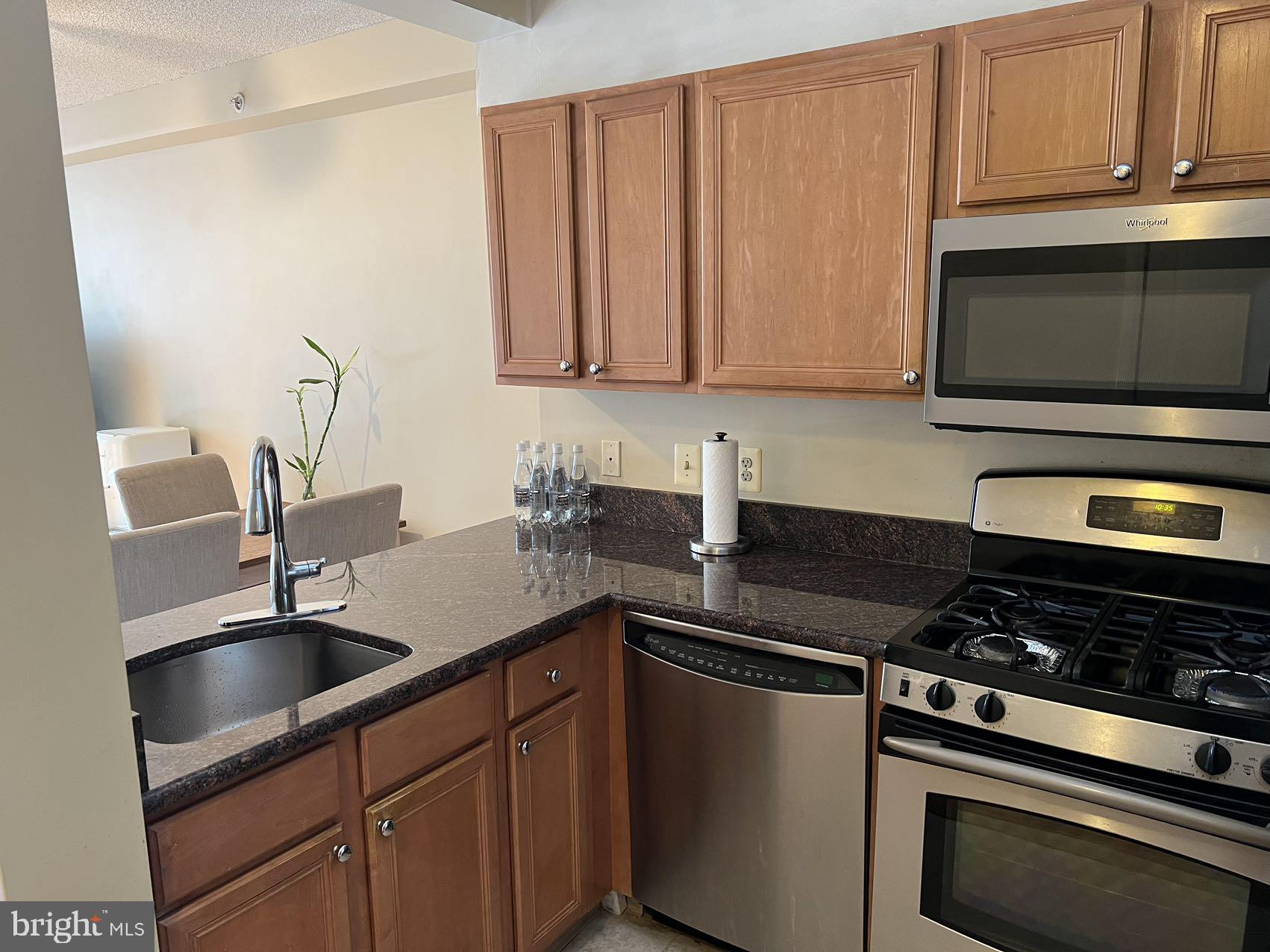 CRESCENT PLAZA - Residential