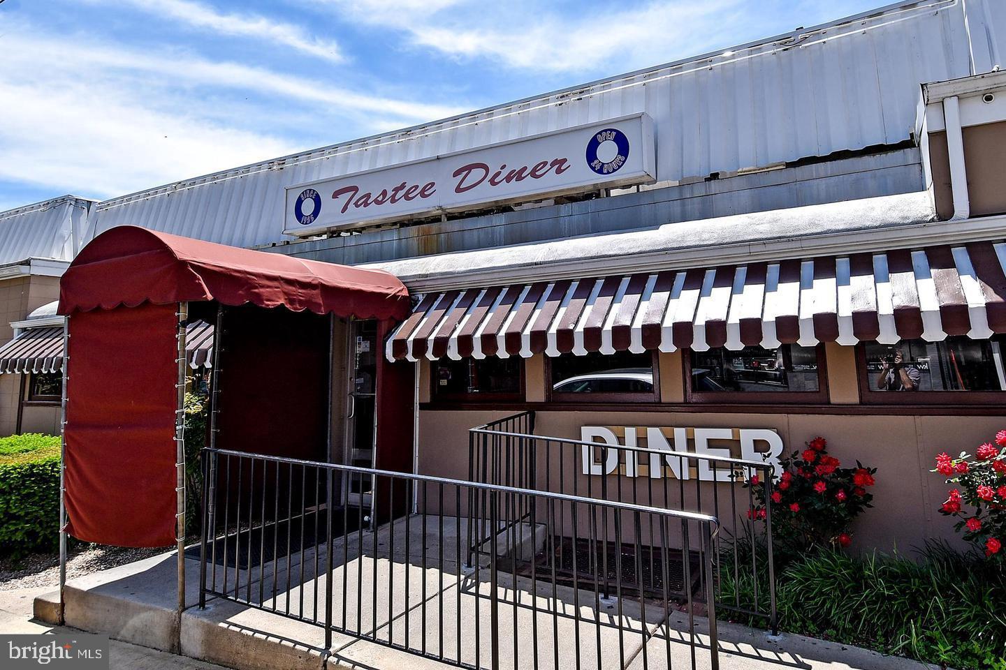 CRESCENT PLAZA - Residential